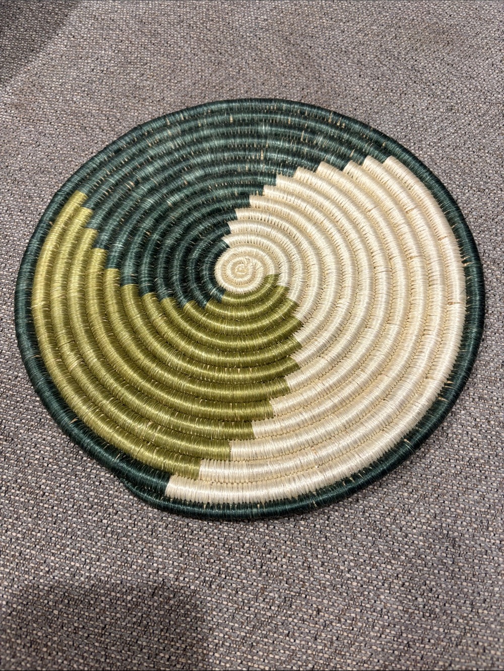 Handwoven Green & Cream Spiral Wall Basket/trivet